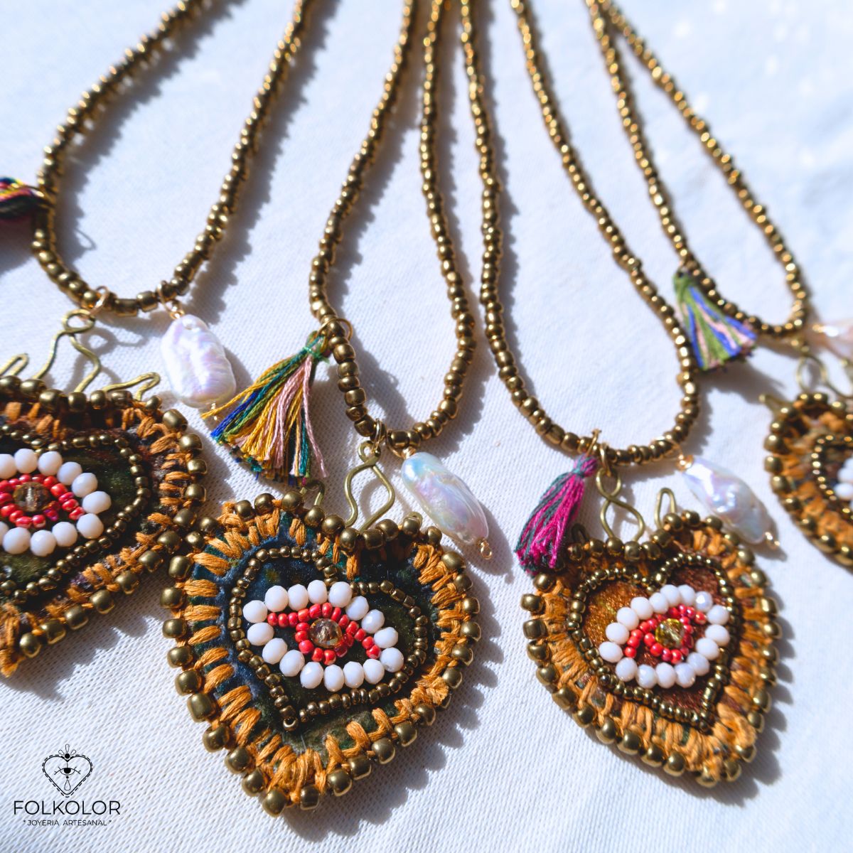 collar de corazon sagrado