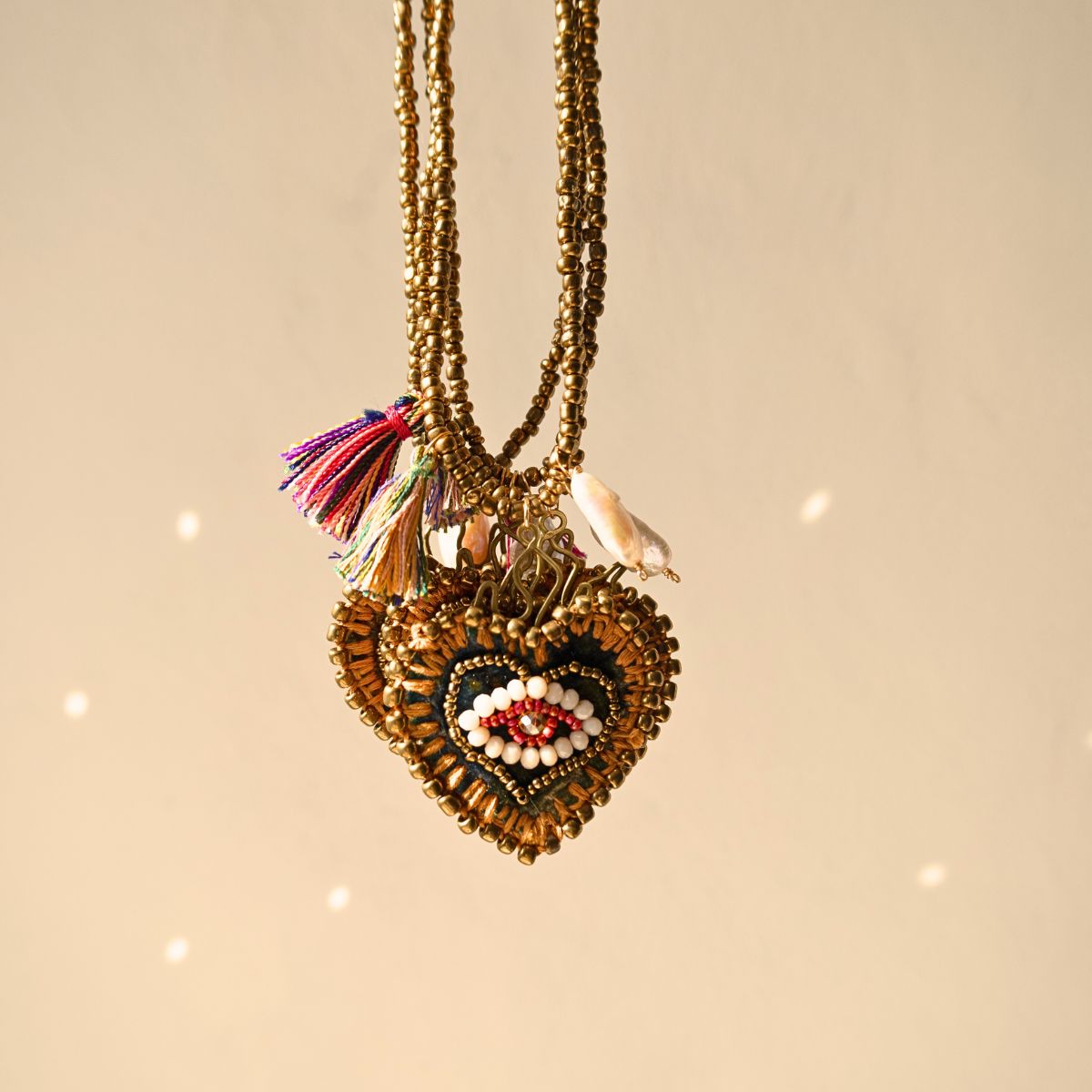 collar de corazon sagrado