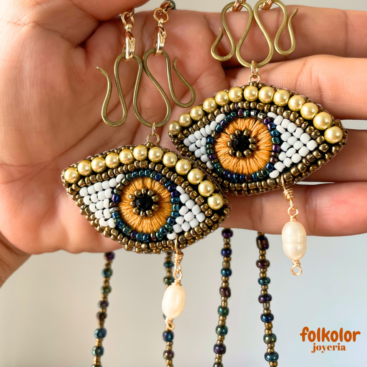 Ojo con perlas